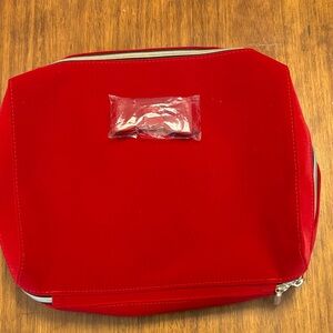 Estee Lauder Red Velvet Cosmetic 2020 Train Case Zipper NEW